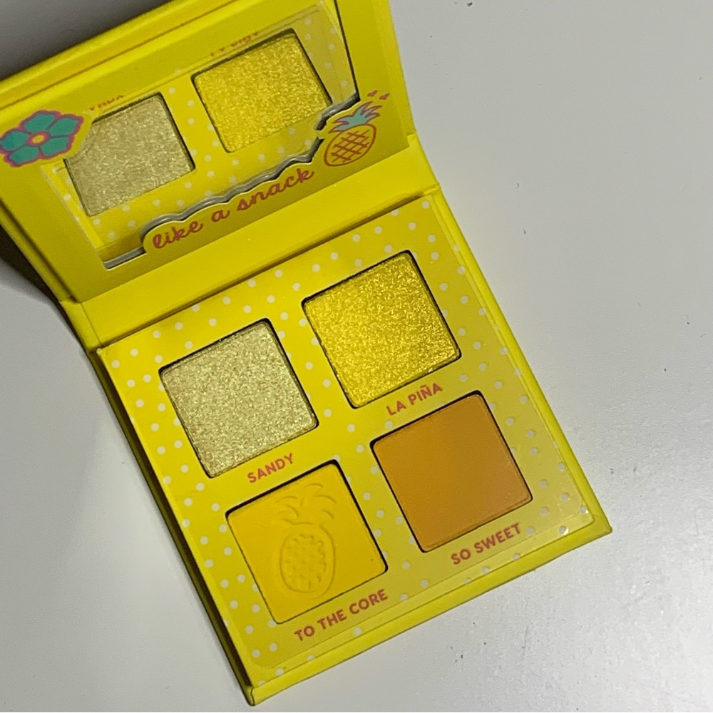 NIB Colourpop x Hello Kitty Pineapple Cake Quad Eyeshadow Palette